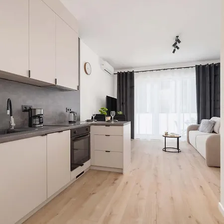 Cosy In The Centre Of With Parking By Renters