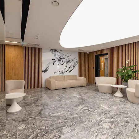 Cosy In The Centre Of With Parking By Renters Appartement