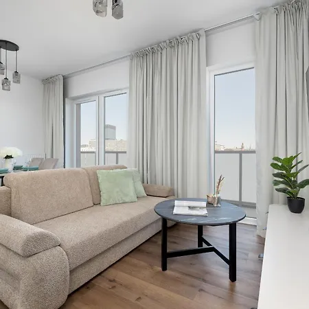 Cosy In The Centre Of With Parking By Renters * Катовице