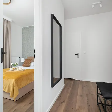 Cosy In The Centre Of With Parking By Renters