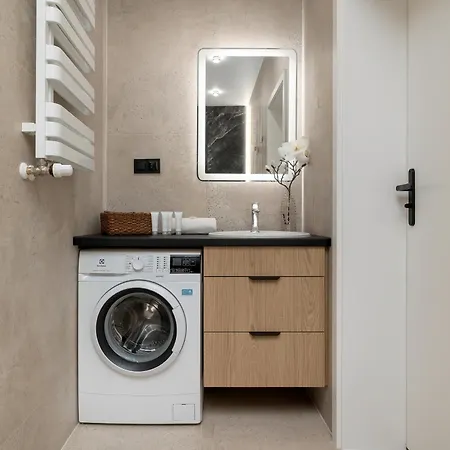 Cosy In The Centre Of With Parking By Renters