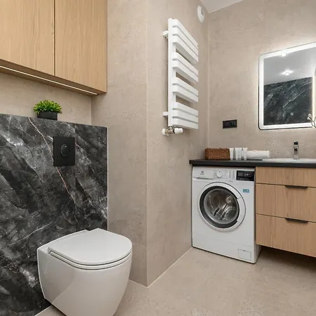 Cosy In The Centre Of With Parking By Renters Апартаменты