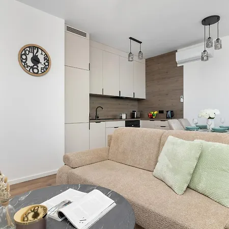 Cosy In The Centre Of With Parking By Renters Апартаменты *