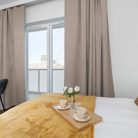 Апартаменты Cosy In The Centre Of With Parking By Renters *