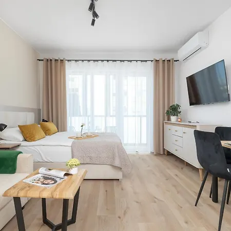 Cosy In The Centre Of With Parking By Renters