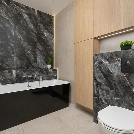 Апартаменты Cosy In The Centre Of With Parking By Renters *