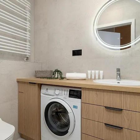 Cosy In The Centre Of With Parking By Renters *