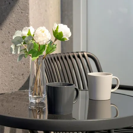 Cosy In The Centre Of With Parking By Renters