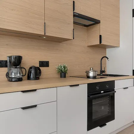 Апартаменты Cosy In The Centre Of With Parking By Renters