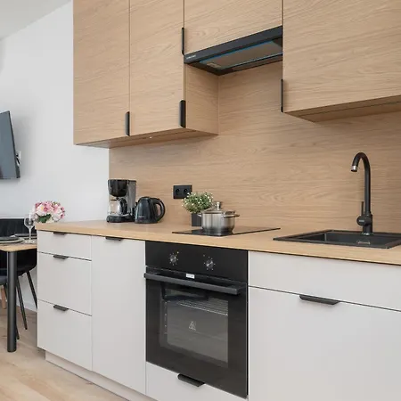 Cosy In The Centre Of With Parking By Renters Апартаменты *