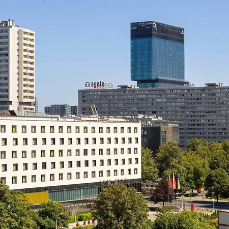Cosy In The Centre Of With Parking By Renters Апартаменты