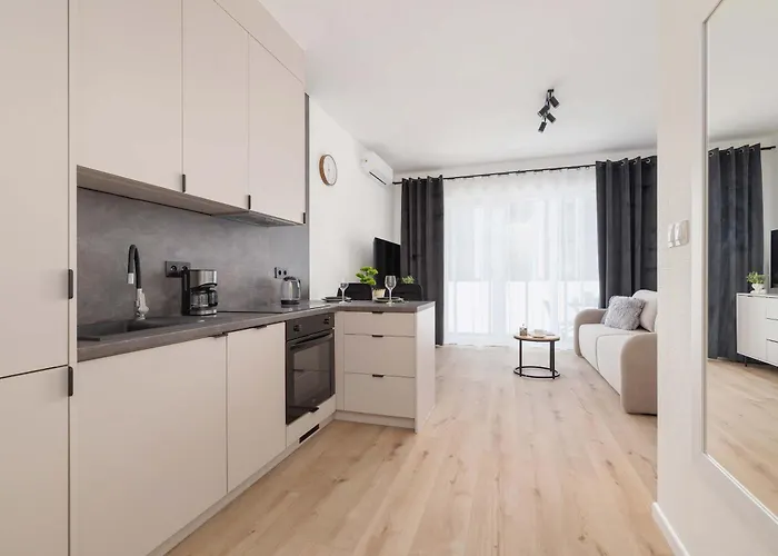 Cosy In The Centre Of With Parking By Renters