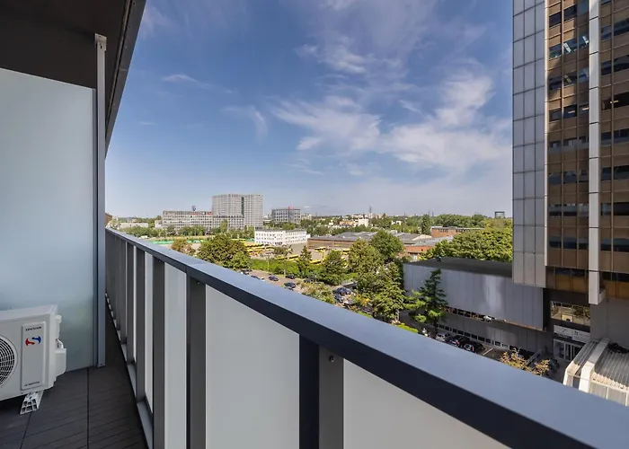 Апартаменты Cosy In The Centre Of With Parking By Renters *