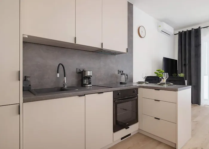 Cosy In The Centre Of With Parking By Renters Апартаменты