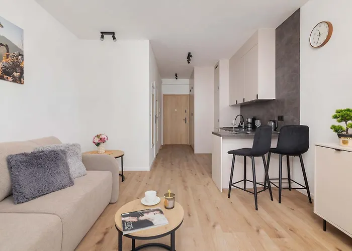 Апартаменты Cosy In The Centre Of With Parking By Renters