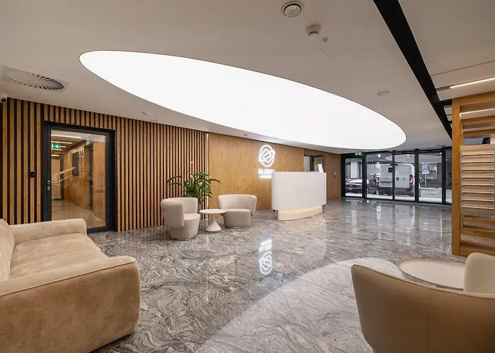 Апартаменты Cosy In The Centre Of With Parking By Renters